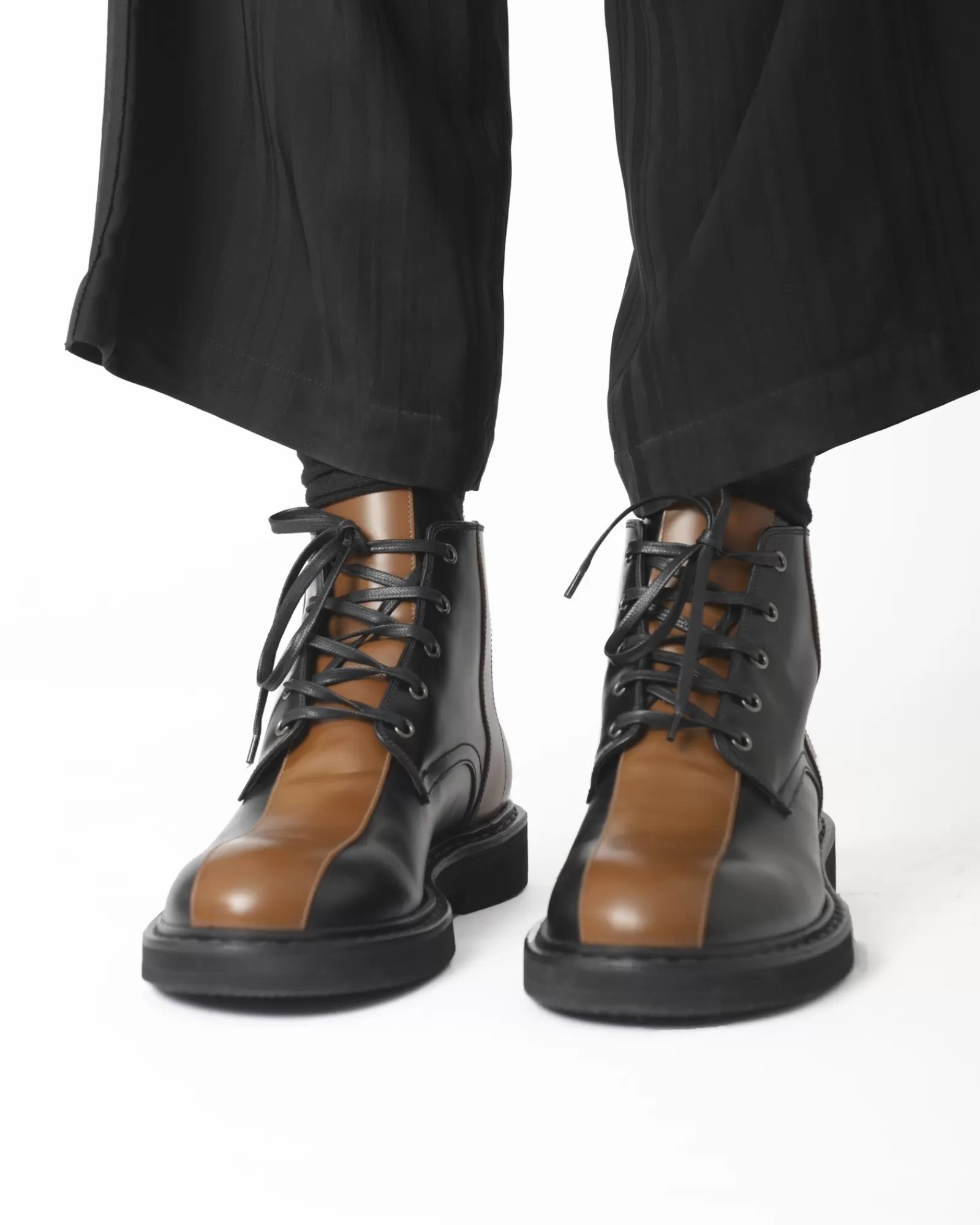 La Piscine Paris Bottines à lacets en cuir marron et Premiata Noir Sale
