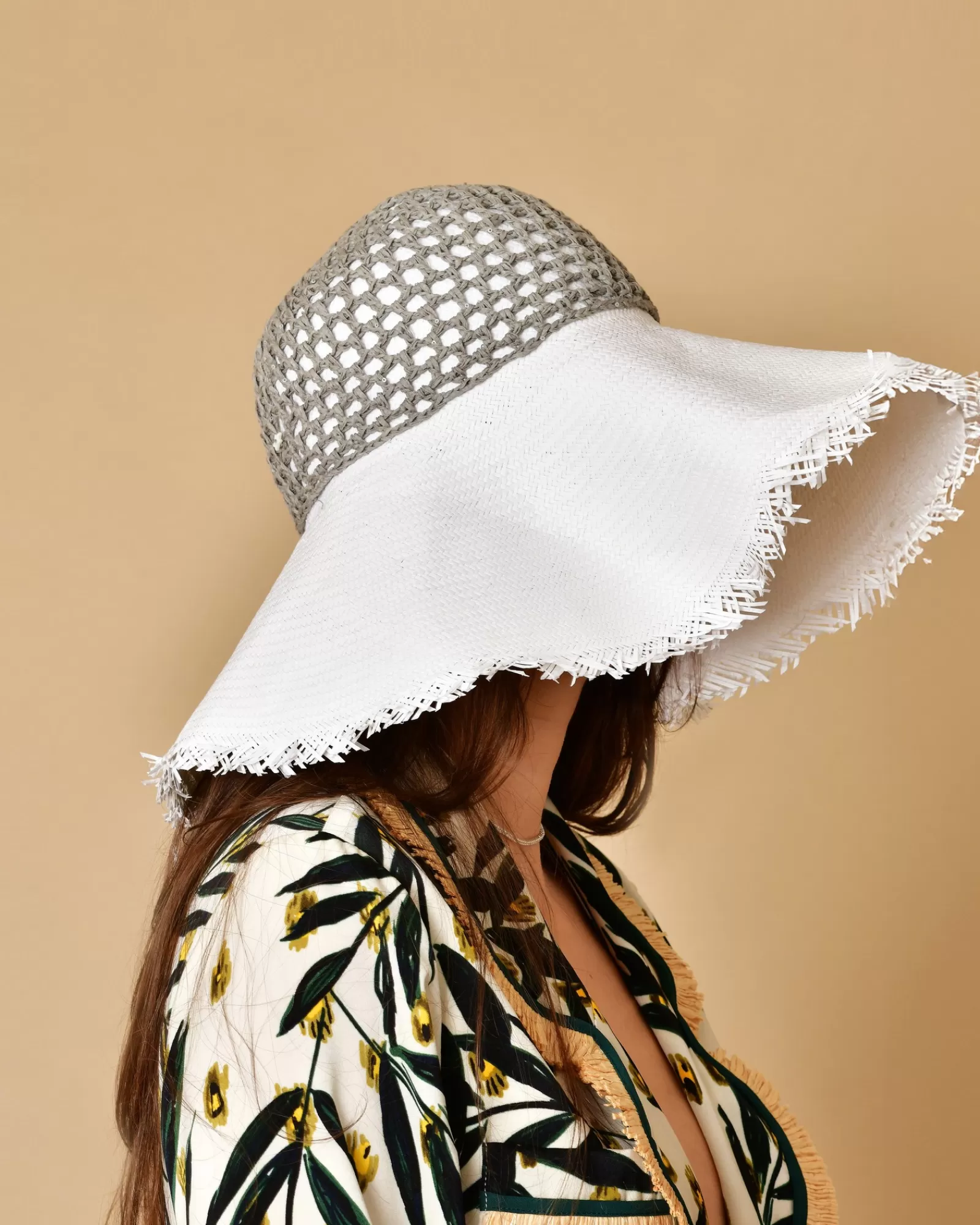 La Piscine Paris Chapeau en raphia et vert gris Lorena Antoniazzi Blanc Shop