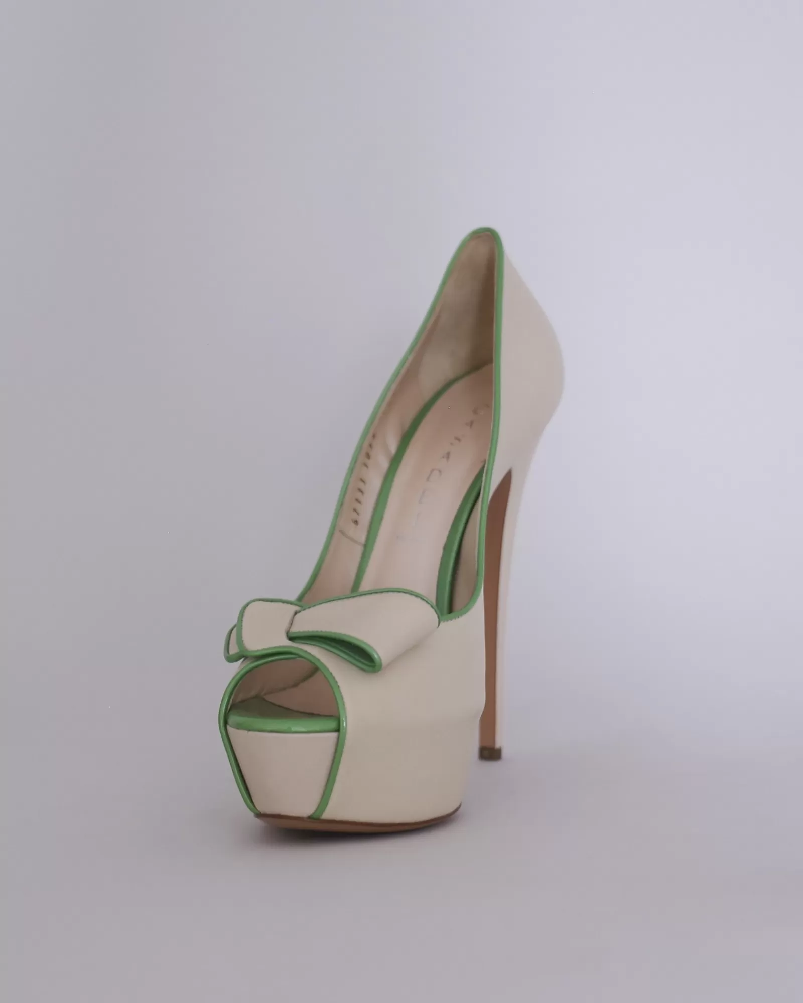 La Piscine Paris Escarpins à talons Casadei Beige Store