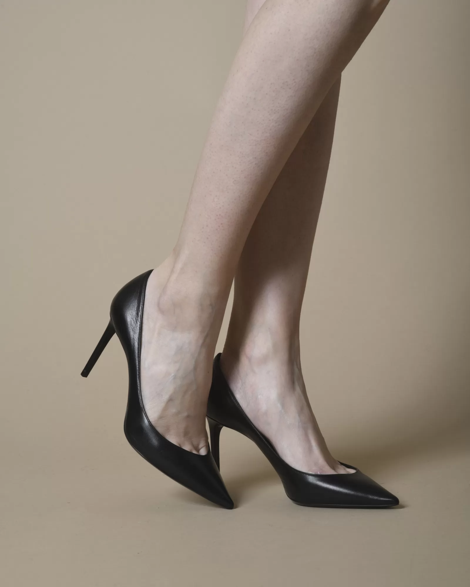 La Piscine Paris Escarpins en cuir Saint Laurent Noir Clearance