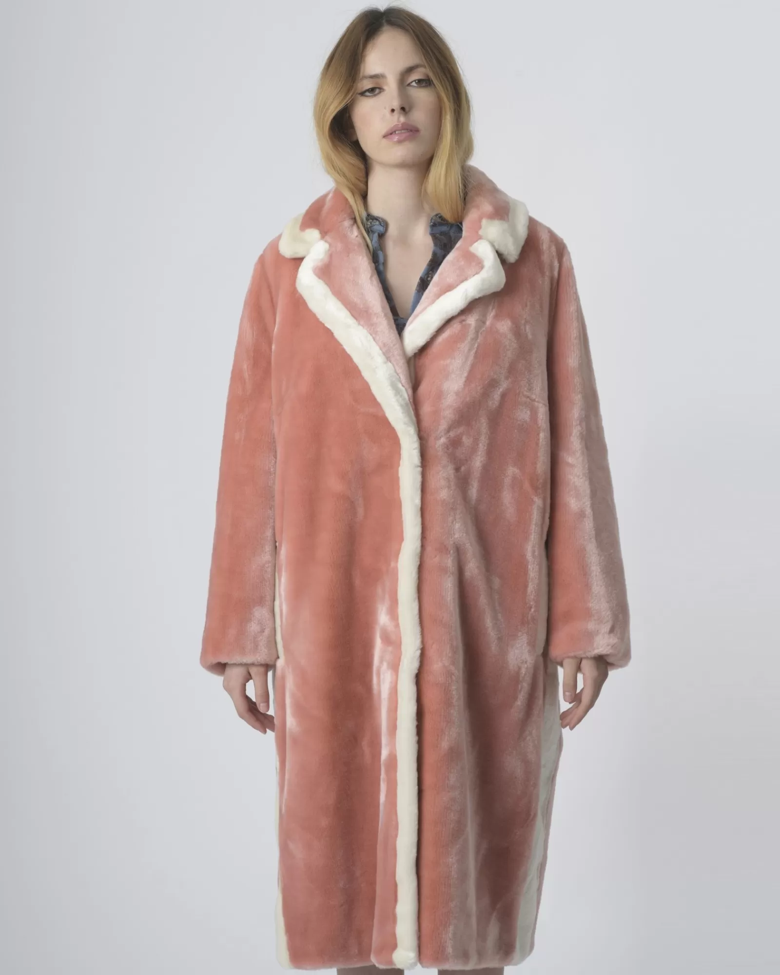 La Piscine Paris Manteau en fourrure synthétique Stand Studio Rose Cheap