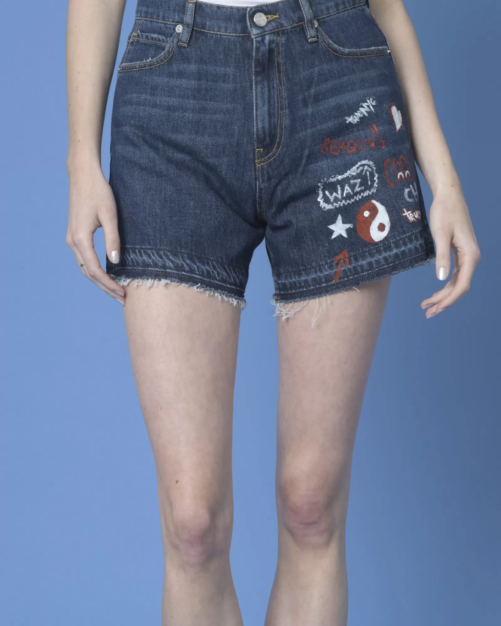 La Piscine Paris Mini short avec des graffiti imprimés en jean True NYC Bleu Outlet