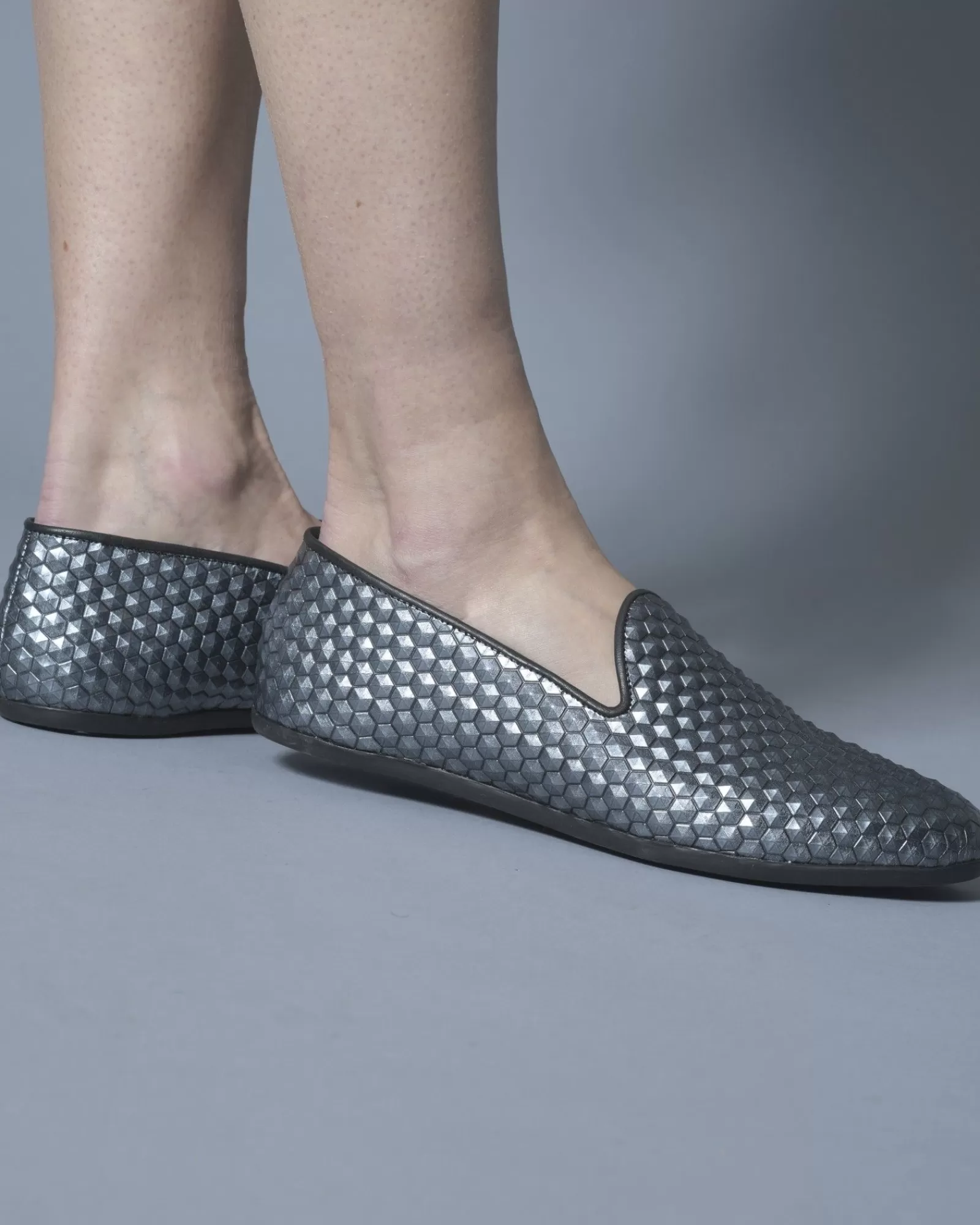 La Piscine Paris Mocassins en cuir à relief géométrique Galet Gris Cheap