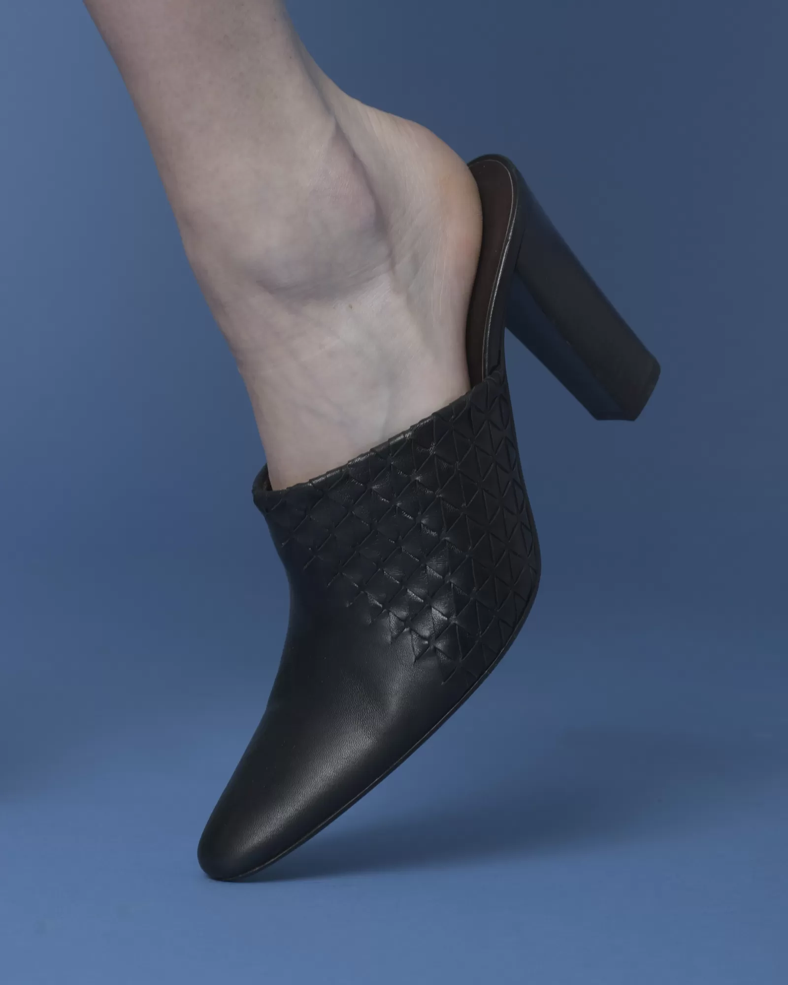 La Piscine Paris Mules à talons en cuir Bottega Veneta Noir Best Sale