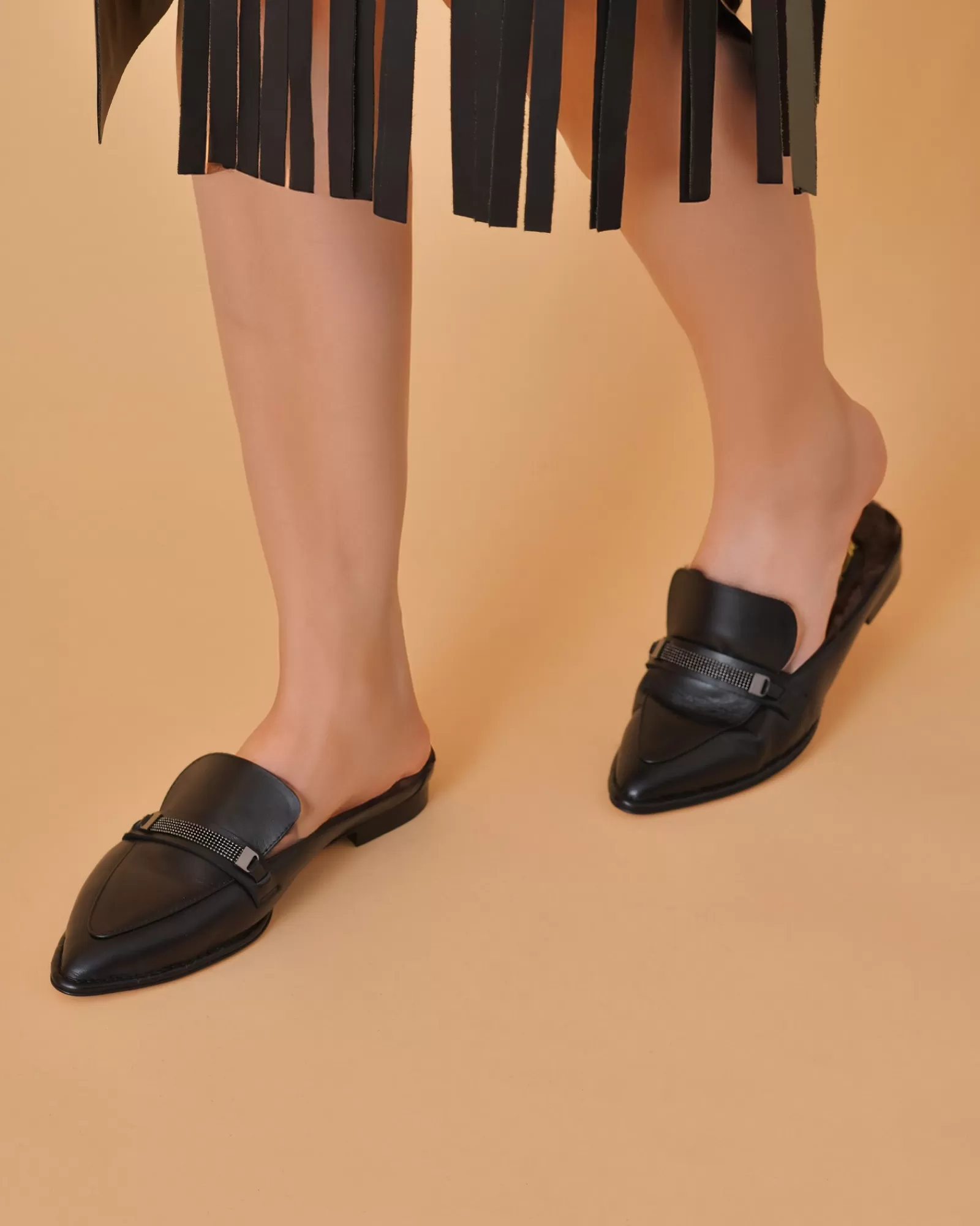 La Piscine Paris Mules en cuir à bout pointu Peserico Noir Clearance