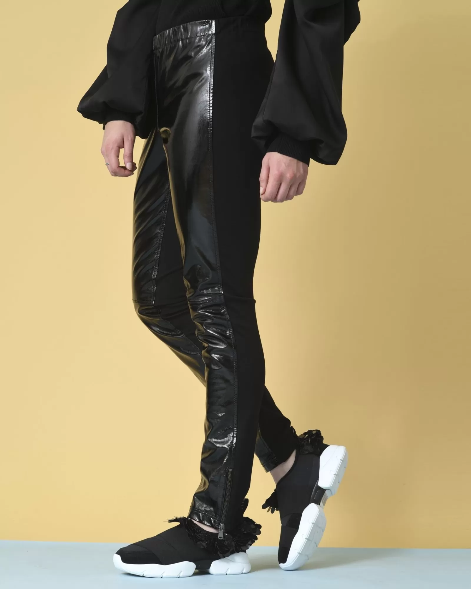 La Piscine Paris Pantalon bi-matière en cuir verni P.A.R.O.S.H Noir Shop