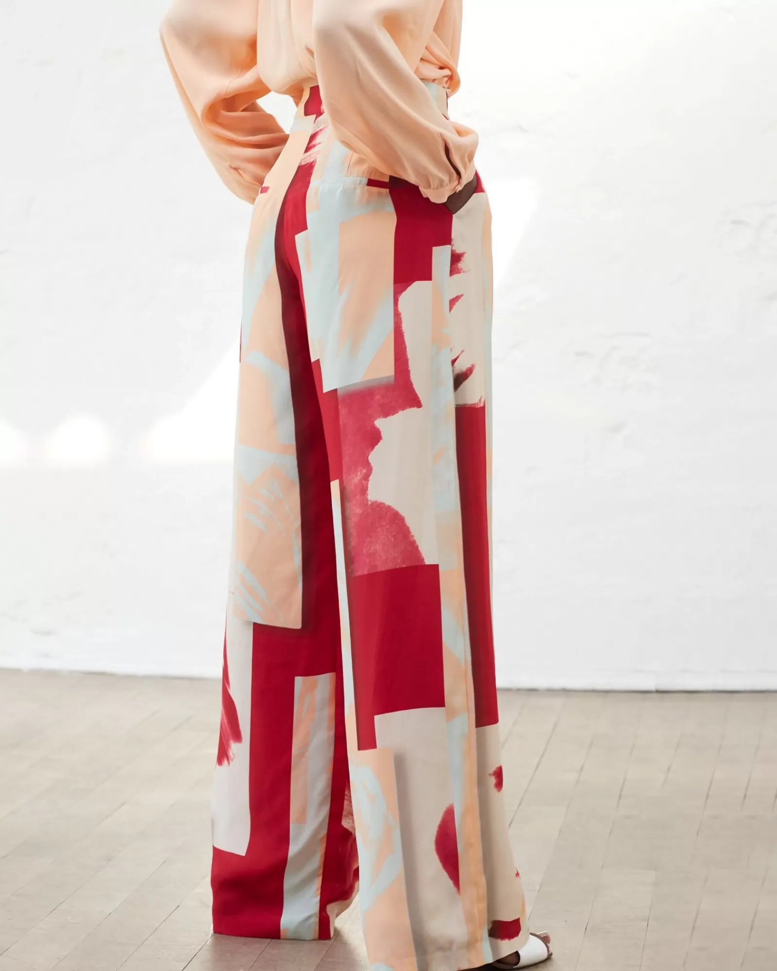 La Piscine Paris Pantalon en soie à imprimé graphique Chacok Rouge Shop