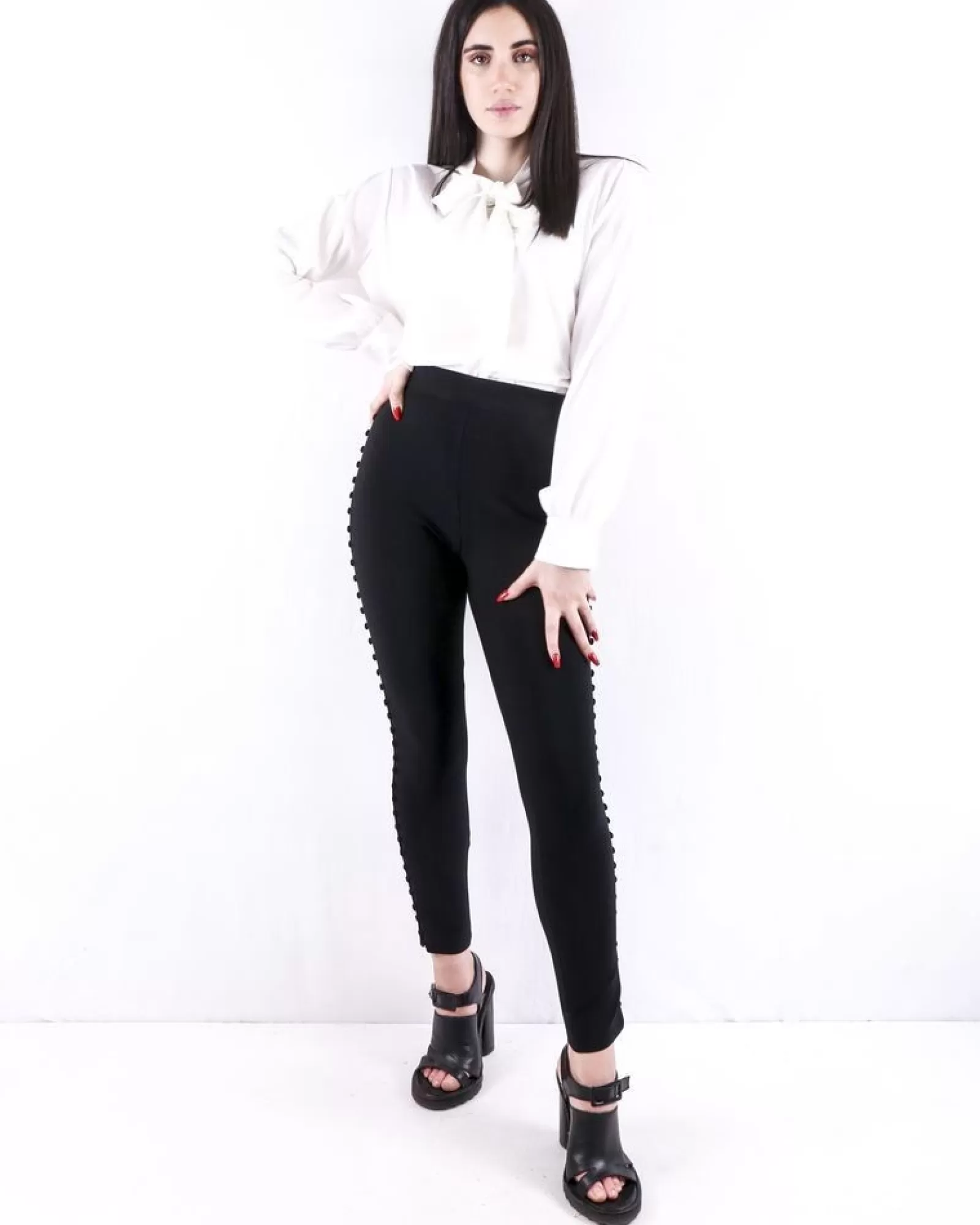 La Piscine Paris Pantalon fuseau à bandes latérales boutonnées Misha Collection Noir Fashion