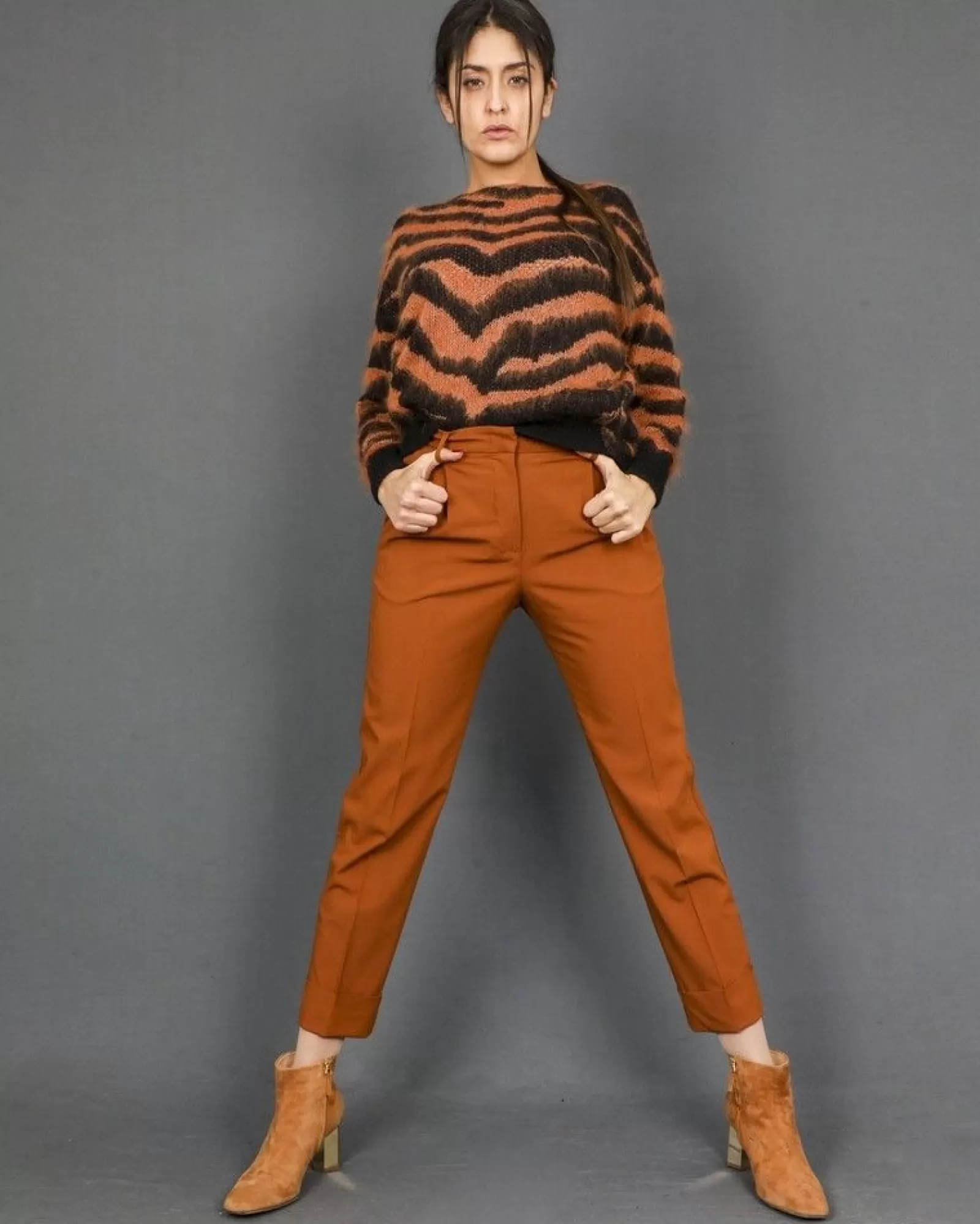 La Piscine Paris Pantalon fuselé raccourci en laine à plis pressés Momoni Camel Flash Sale