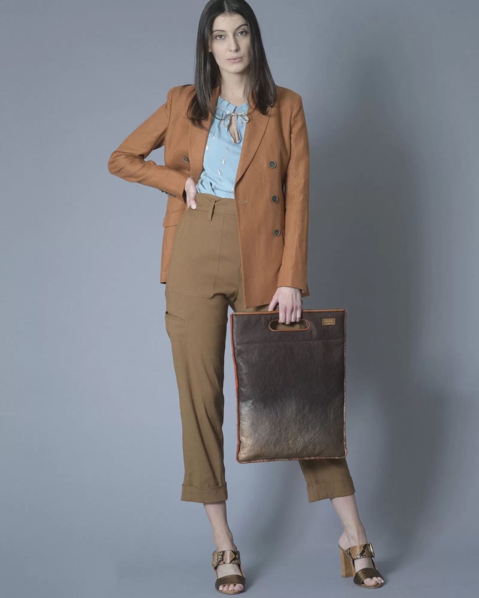 La Piscine Paris Pantalon fuselé raccourci en lin mélangé à ceinture Vince Marron Discount