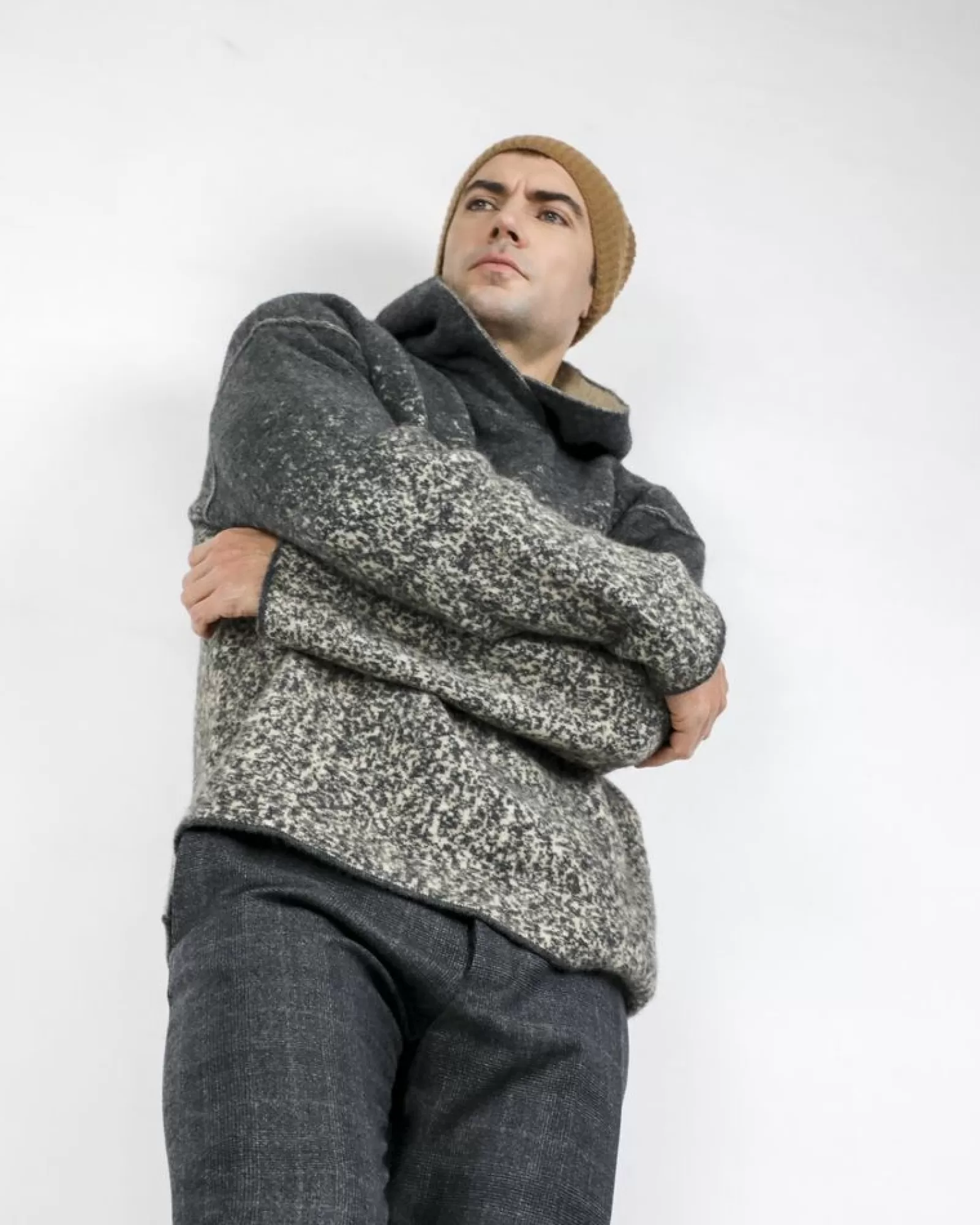 La Piscine Paris Pull en laine et beige à capuche Isabel Benenato Gris Shop
