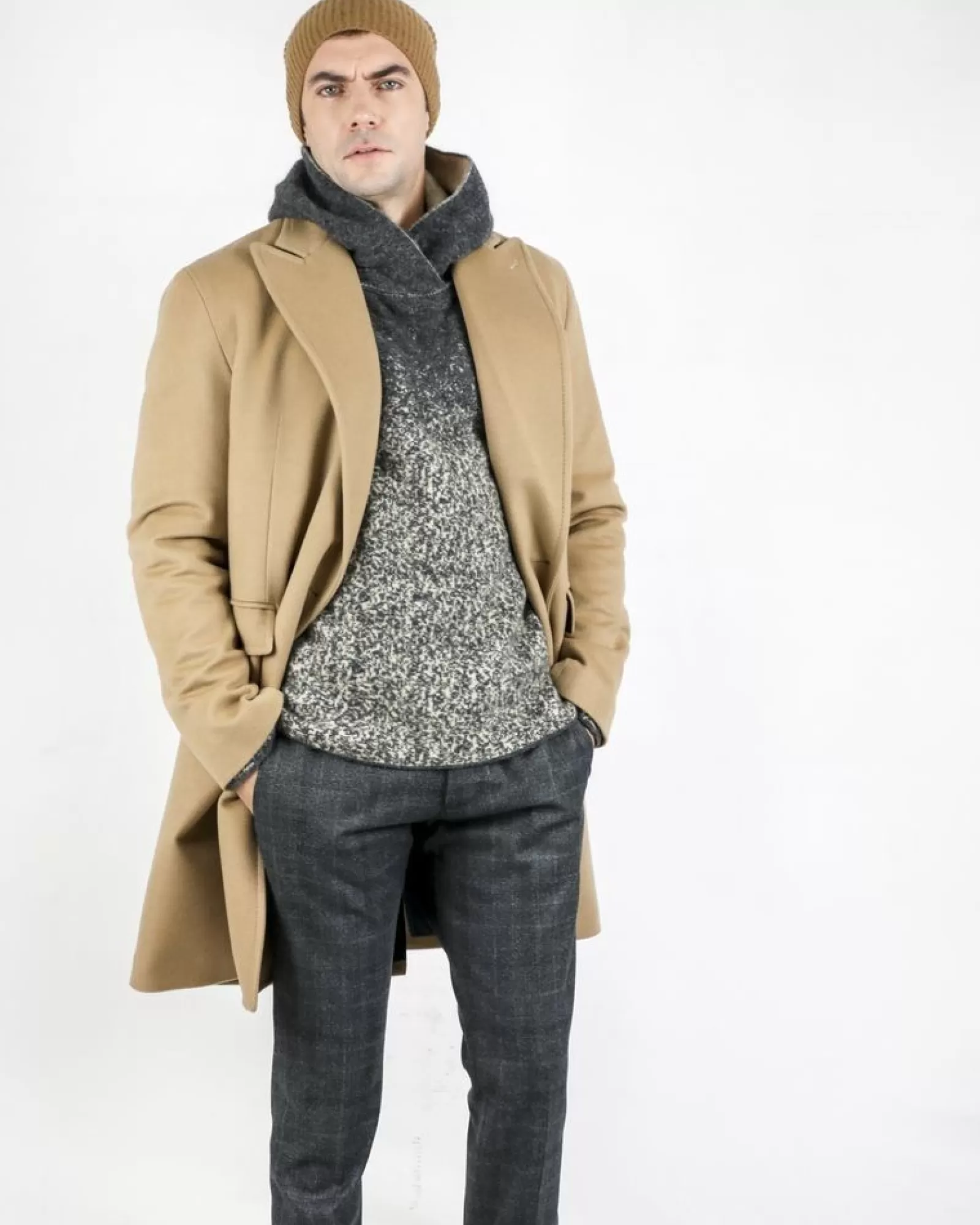 La Piscine Paris Pull en laine et beige à capuche Isabel Benenato Gris Shop