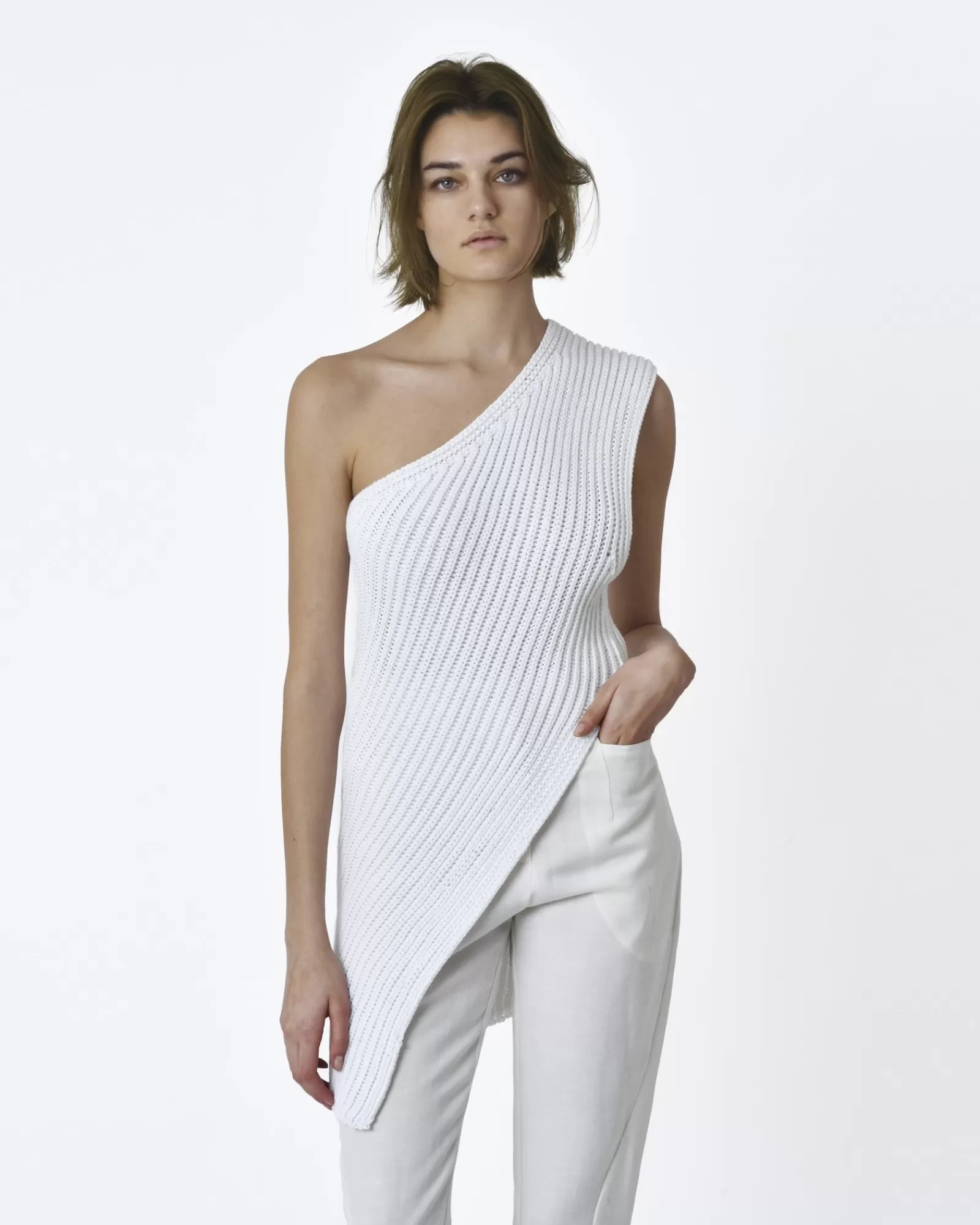 La Piscine Paris Pull maille épaisse asymétrique Isabel Benenato Blanc Flash Sale