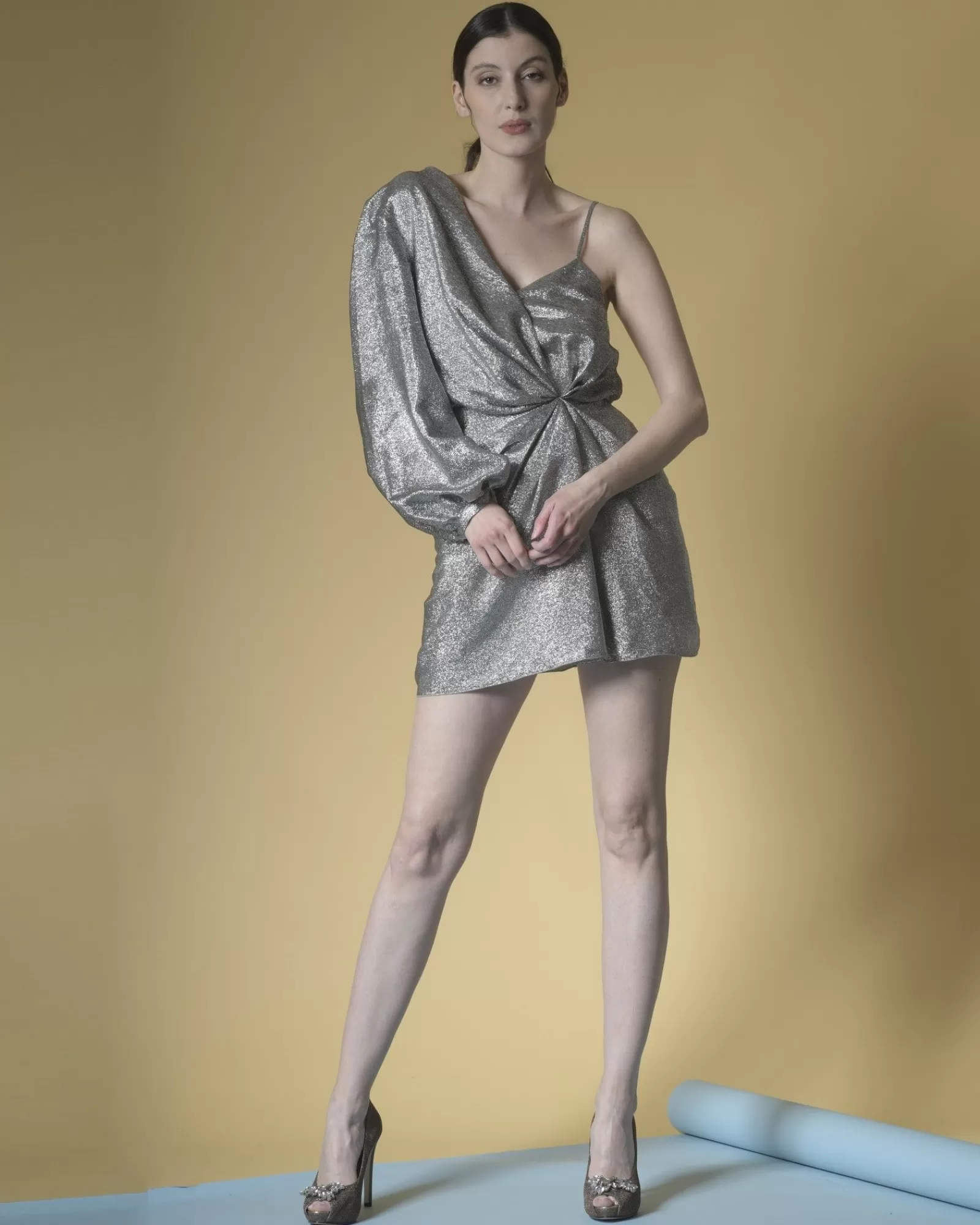 La Piscine Paris Robe asymétrique en soie métallisée à drapé Space Simona Corsellini Argenté Best Sale