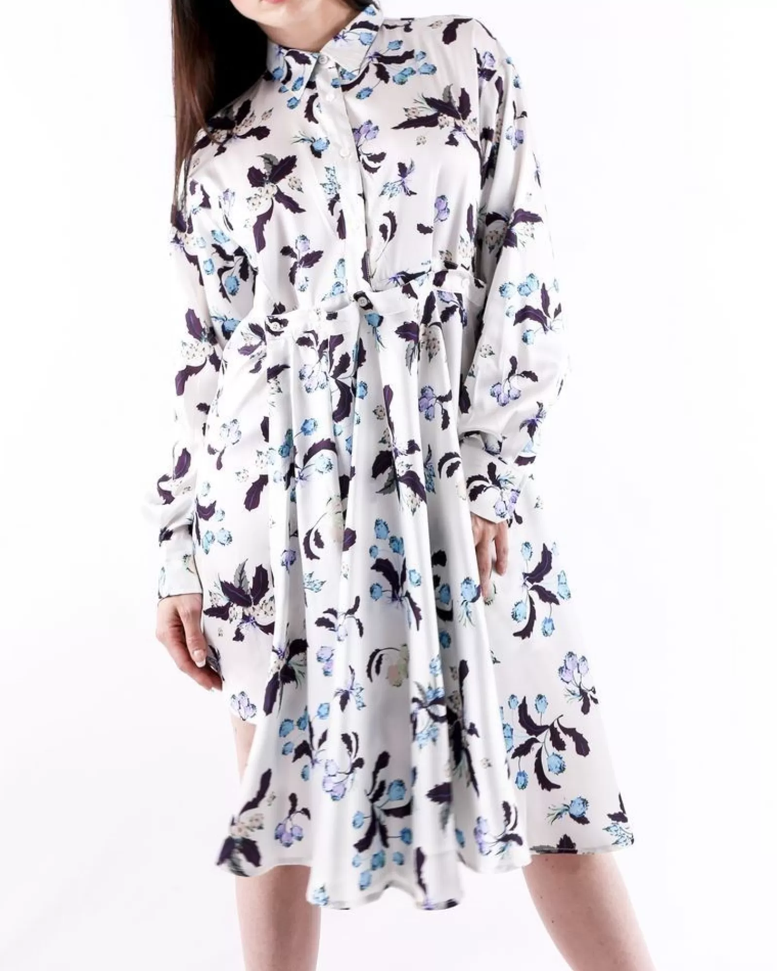 La Piscine Paris Robe chemisier en satin à motifs à fleurs du paradis Isabelle he Blanc Fashion