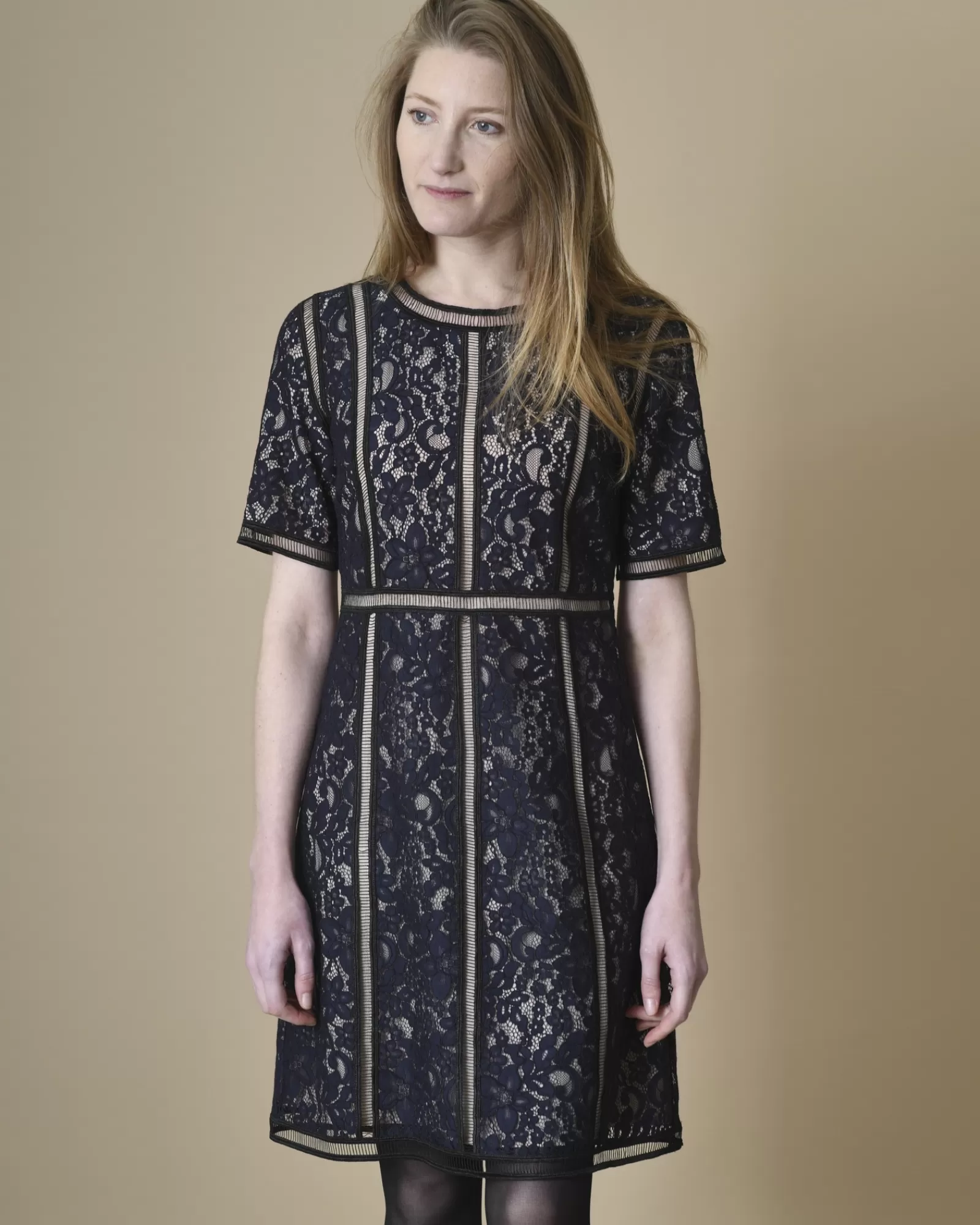 La Piscine Paris Robe en dentelle marine Edward Achour Bleu Best