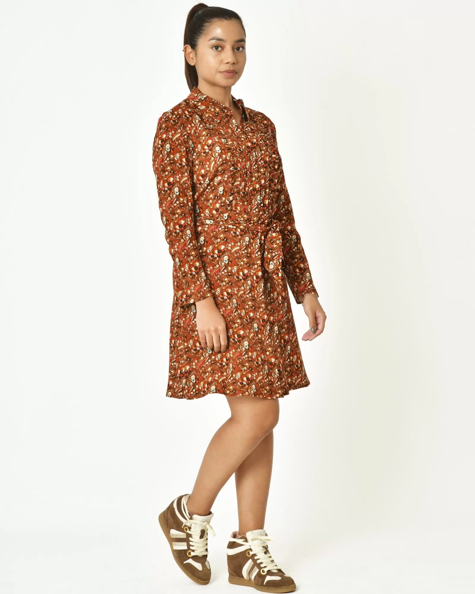 La Piscine Paris Robe fleurie à plis et volants Chemins Blancs Marron Clearance