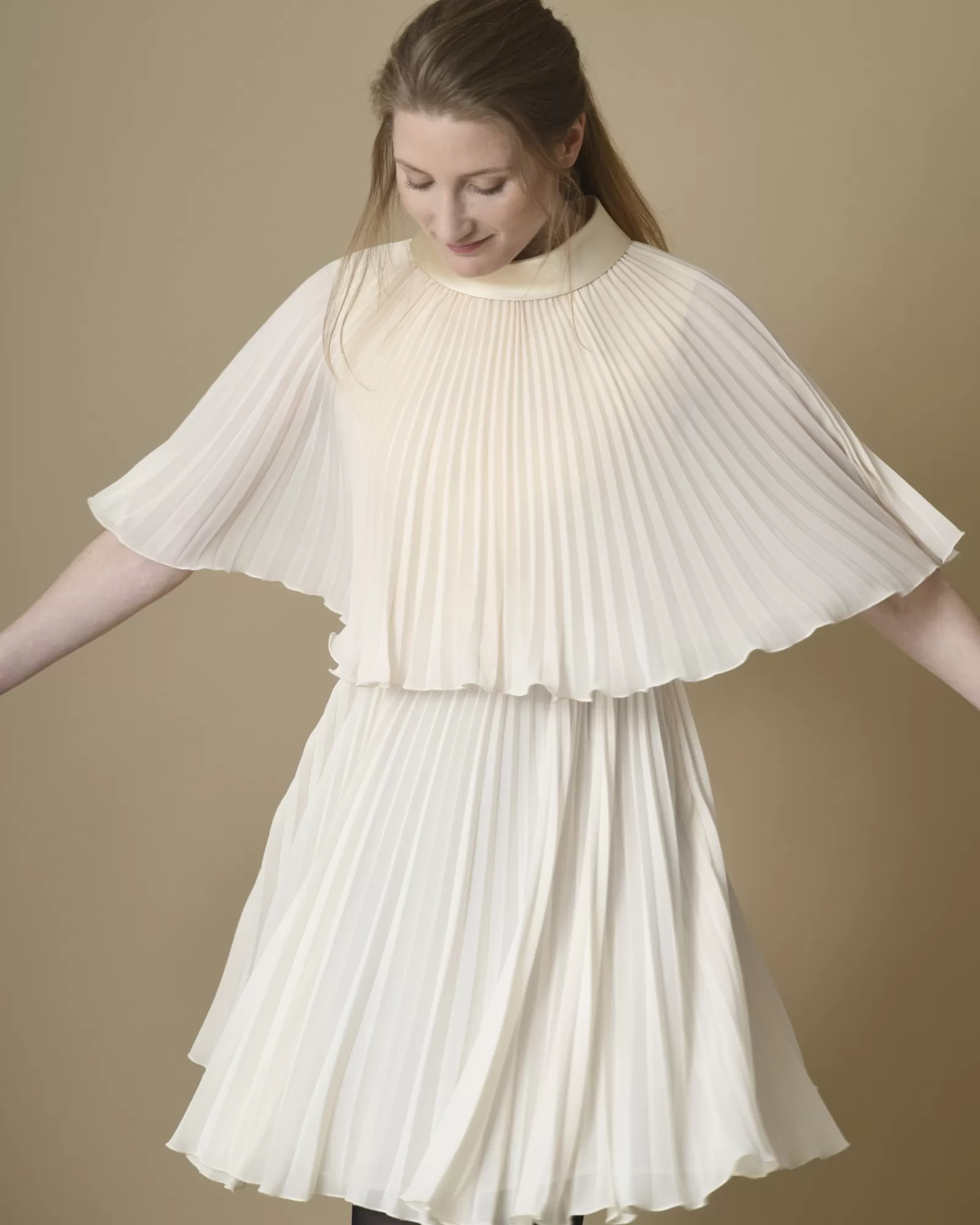 La Piscine Paris Robe plissée mi-longue Edward Achour Beige Shop