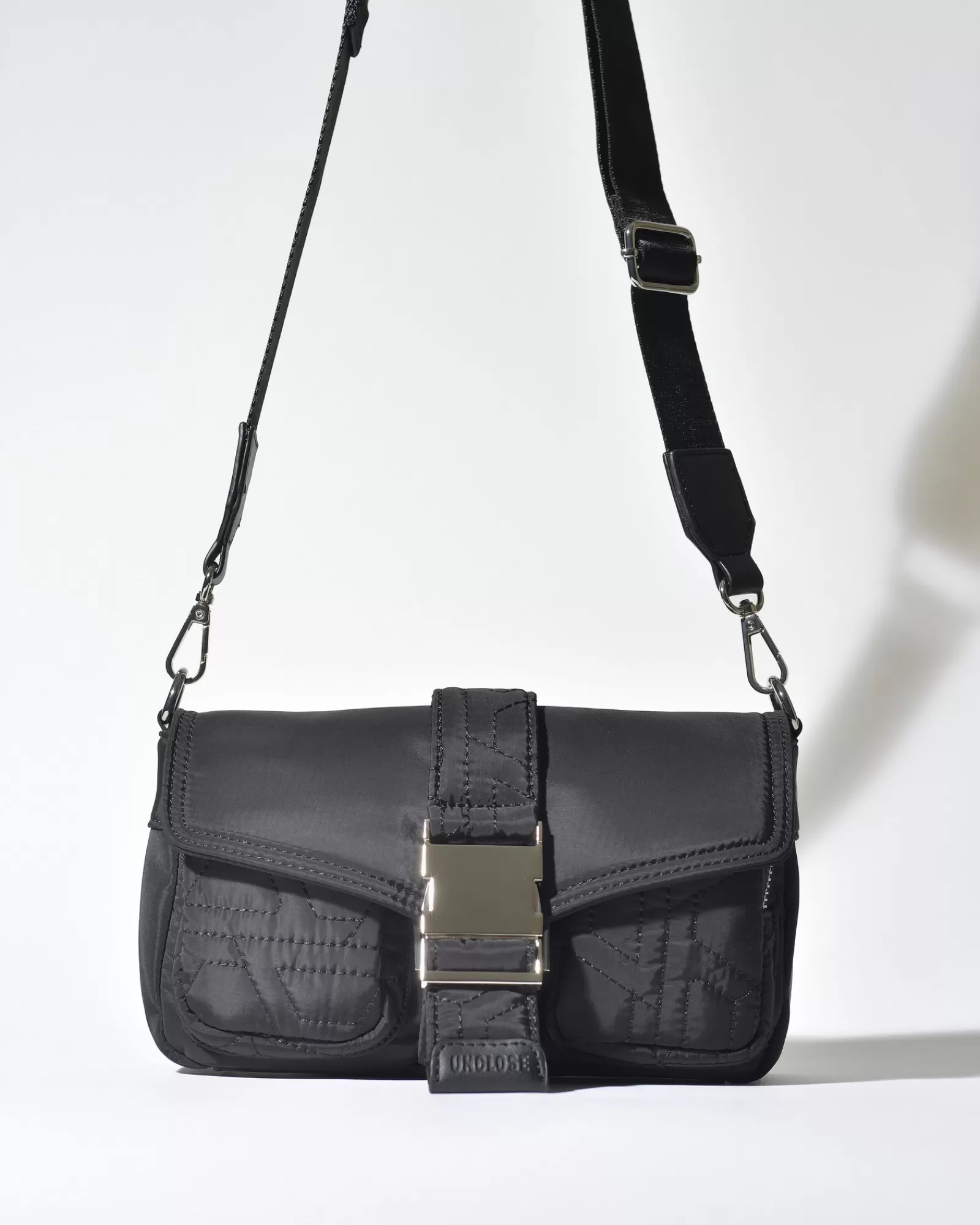 La Piscine Paris Sac à bandoulière en tissu technique à boucle Unclose Noir Cheap