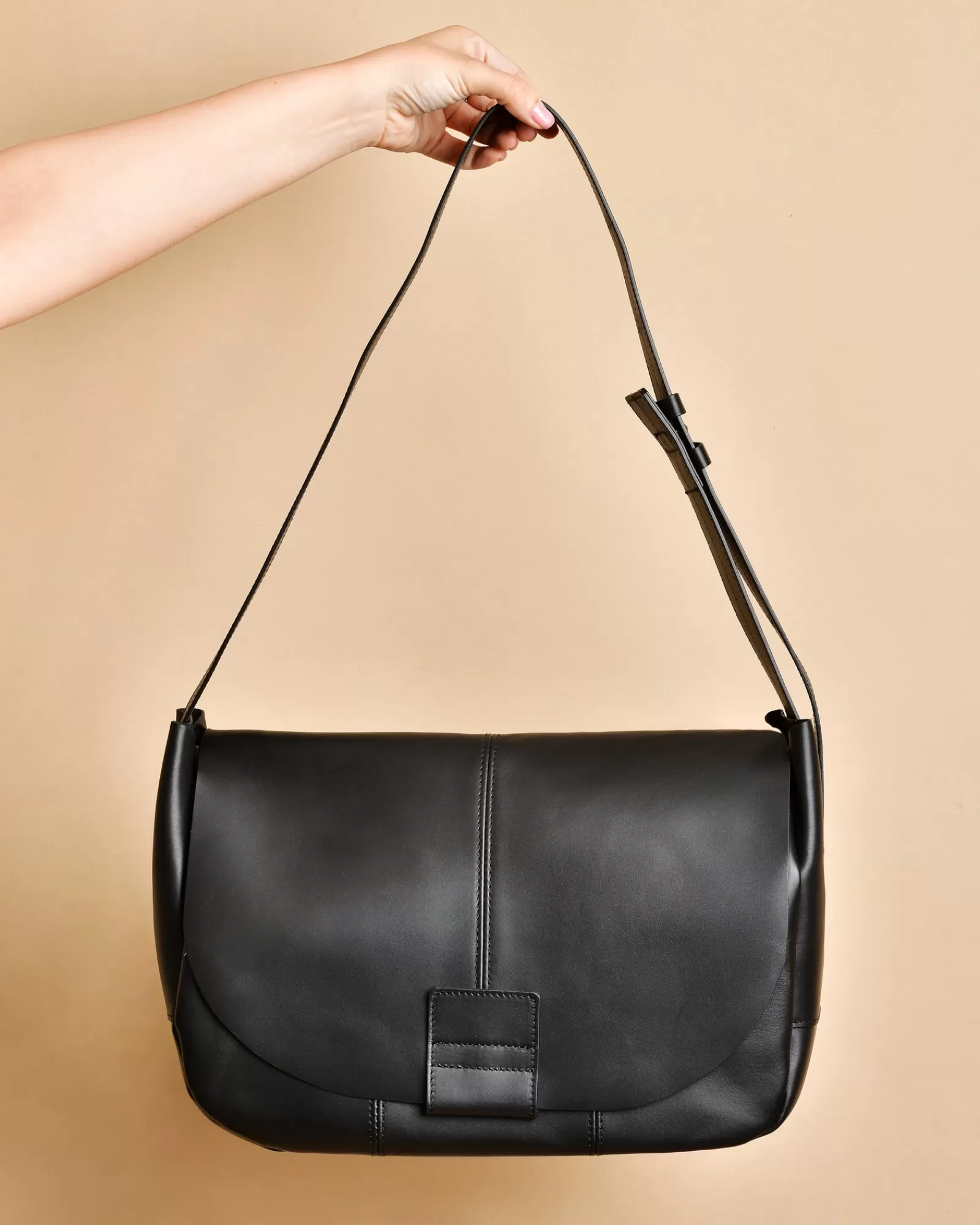 La Piscine Paris Sac porté épaule en cuir grand format Falorni Noir Flash Sale