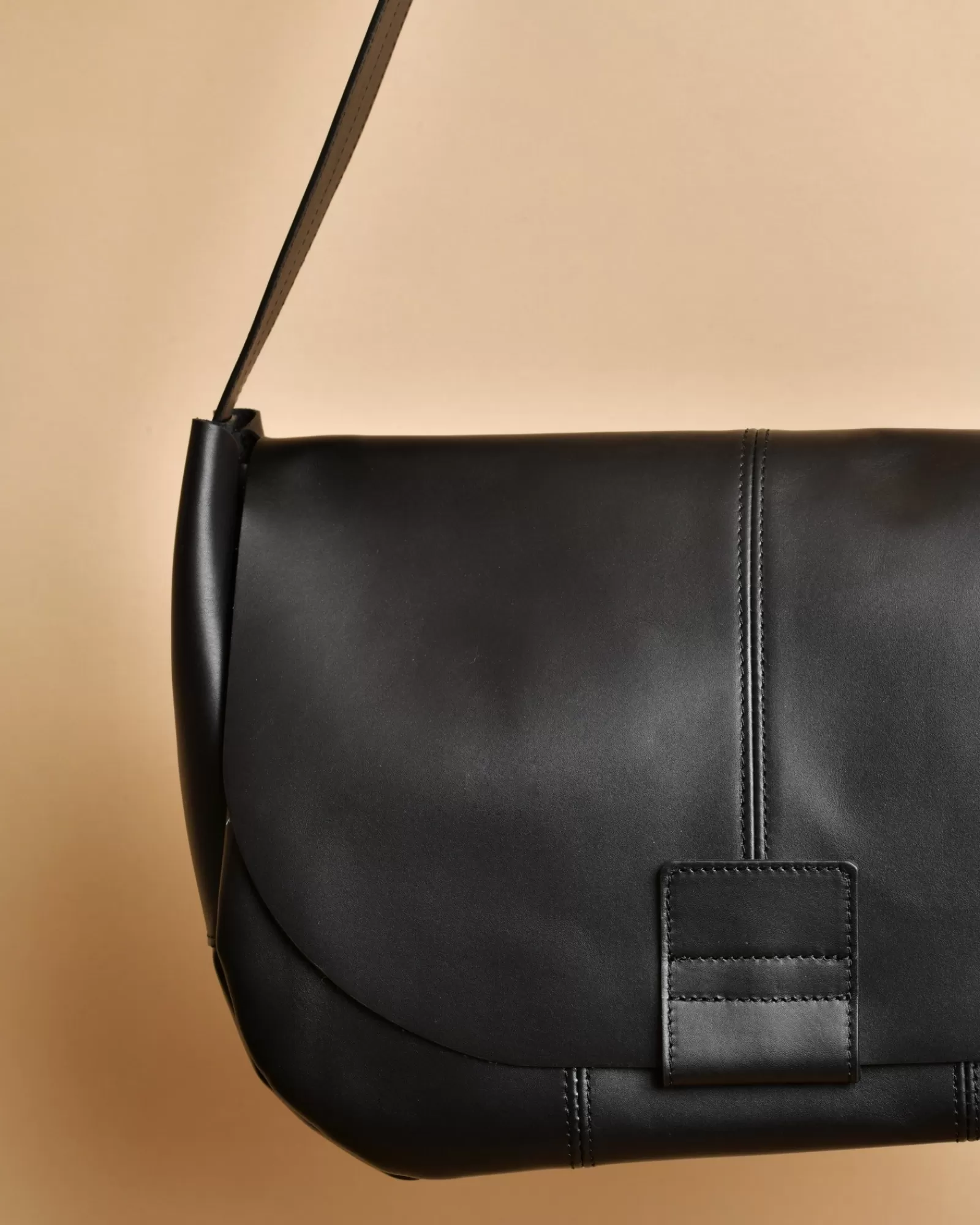 La Piscine Paris Sac porté épaule en cuir grand format Falorni Noir Flash Sale