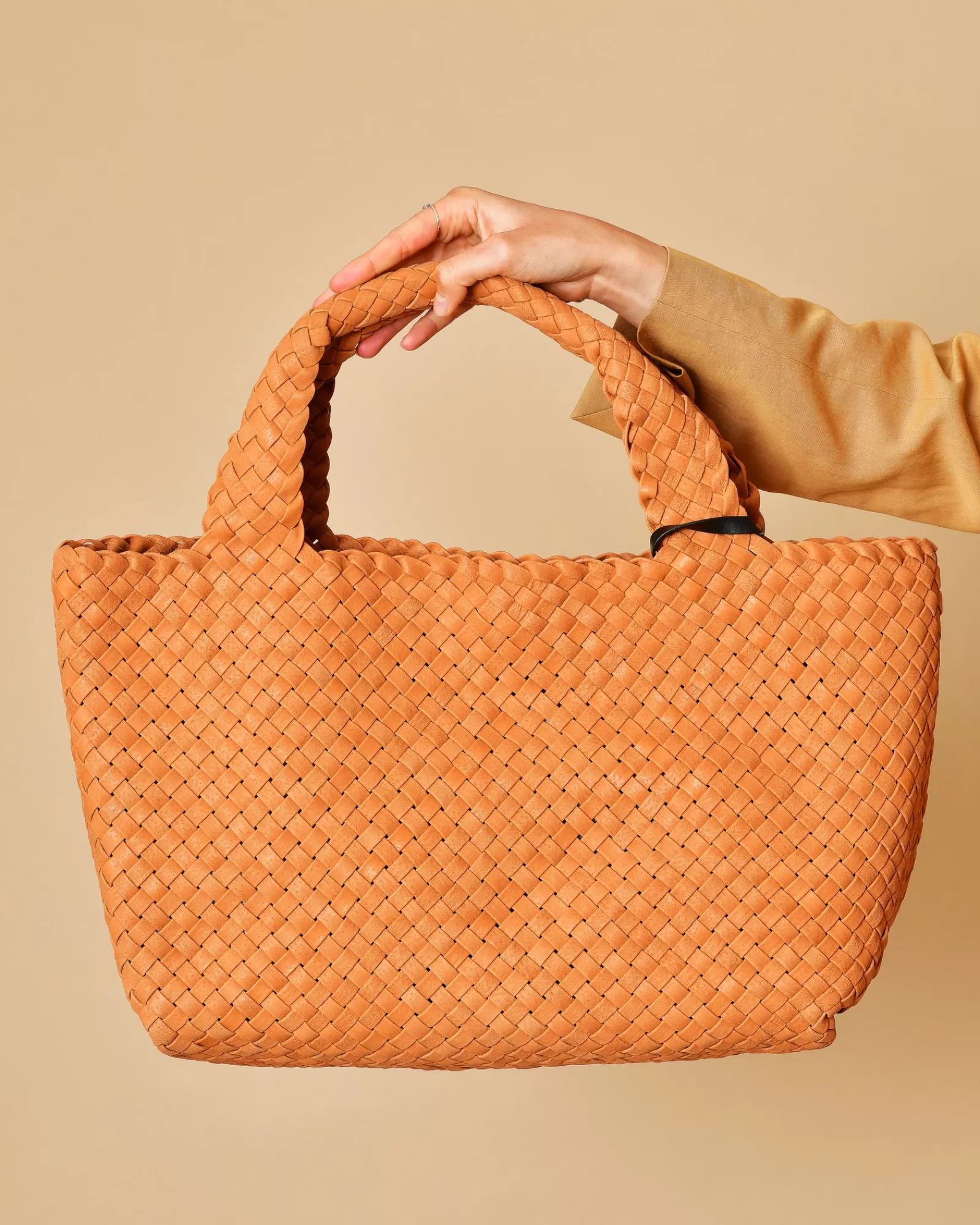 La Piscine Paris Sac porté épaule en cuir tressé camel Falorni Marron Fashion