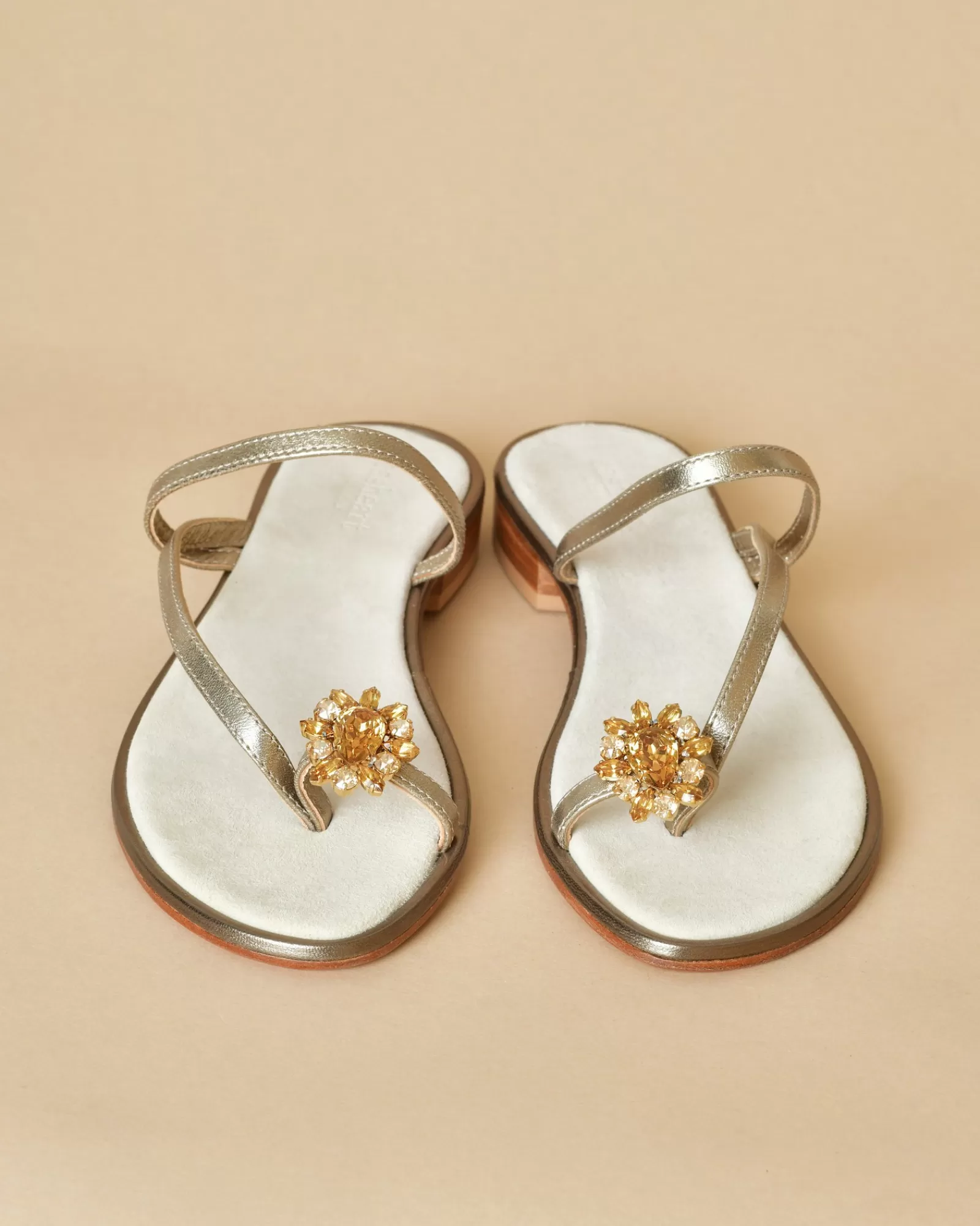 La Piscine Paris Sandales en cuir avec bijou cristal Casheart Doré Outlet