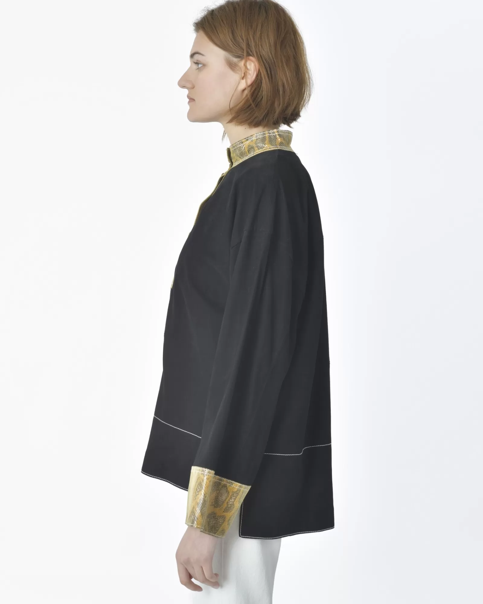 La Piscine Paris Veste e détails motif python Stand Studio Noir Hot